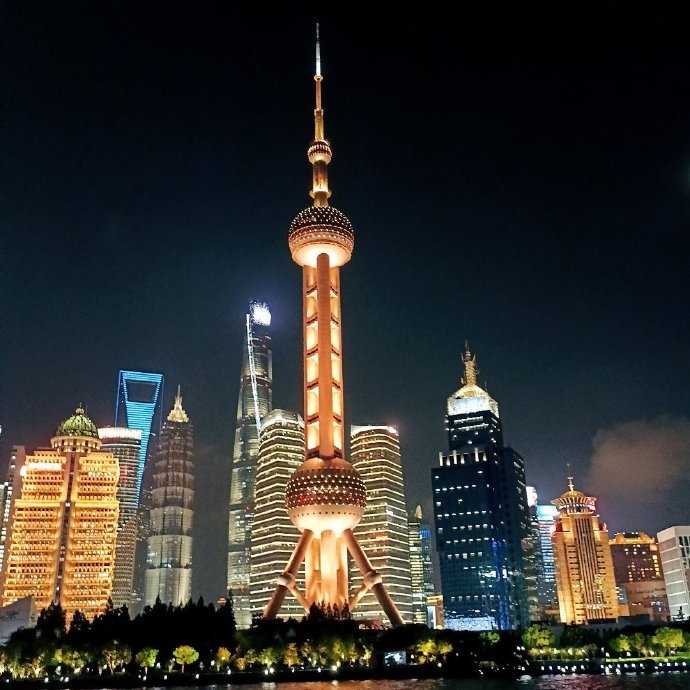 东方明珠焕新颜,上海再展新光彩